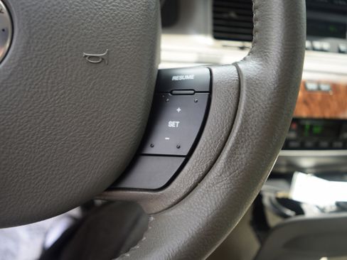 Used 2011 Mercury Grand Marquis LS RWD image 5