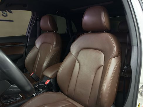 Used 2017 Audi Q3 2.0T Prestige w/ Prestige Package image 11