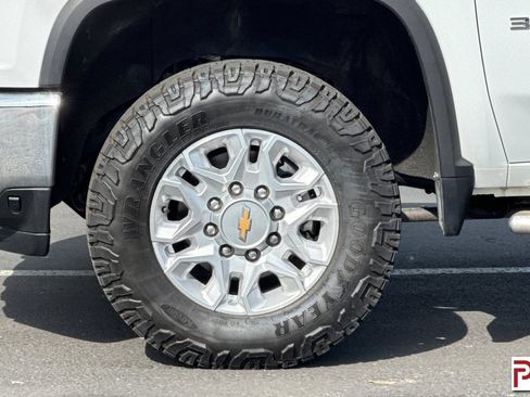 Used 2022 Chevrolet Silverado 3500 LT w/ Convenience Package AWD/4WD image 31