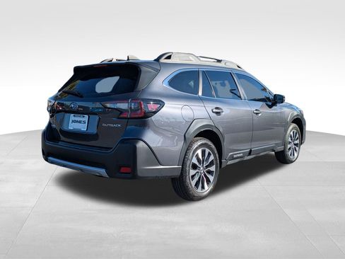 Used 2023 Subaru Outback Limited image 5
