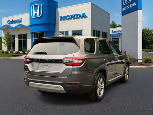 Used 2025 Honda Pilot EX-L image 6