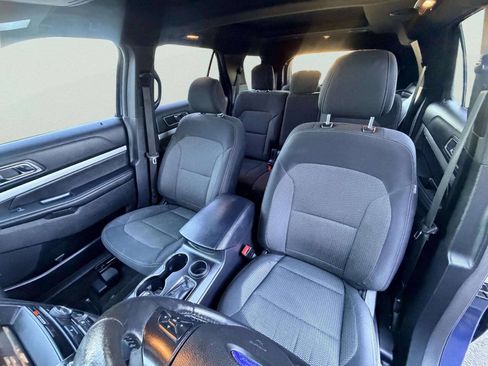 Used 2016 Ford Explorer XLT w/ Equipment Group 201A FWD image 17