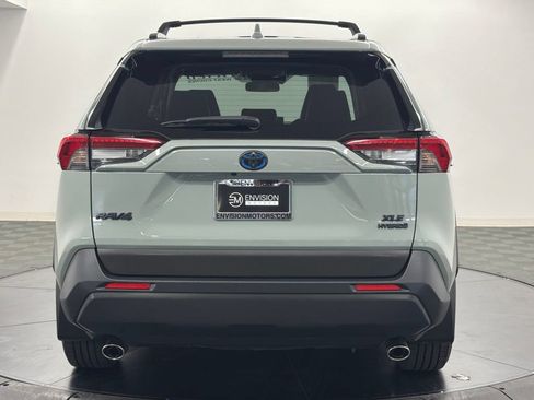 Used 2022 Toyota RAV4 XLE Premium AWD/4WD image 11