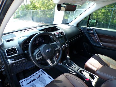 Used 2018 Subaru Forester 2.5i Touring w/ Popular Package #3B AWD/4WD image 11