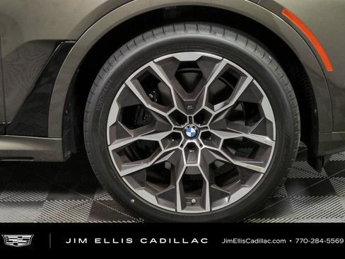Used 2025 BMW X7 xDrive40i w/ M Sport Package AWD/4WD image 41