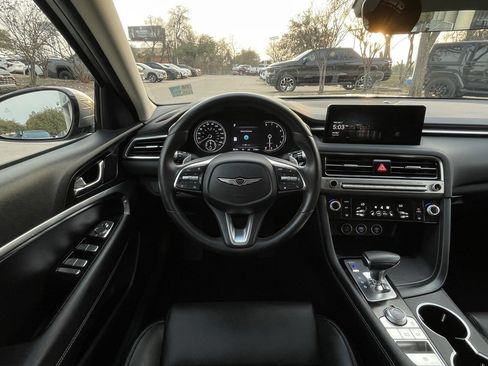 Used 2025 Genesis G70 2.5T image 11