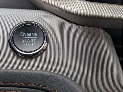 Used 2025 Ford Explorer Active w/ Active Comfort Package image 19