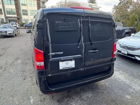 Used 2018 Mercedes-Benz Metris Passenger image 9