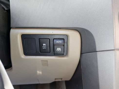 Used 2011 Toyota Sequoia Platinum AWD/4WD image 17