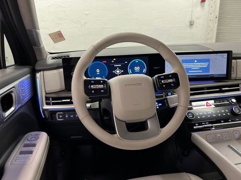 Used 2025 Hyundai Santa Fe Limited image 13