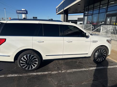 Used 2020 Lincoln Navigator Reserve w/ Equipment Group 208A Reserve image 6