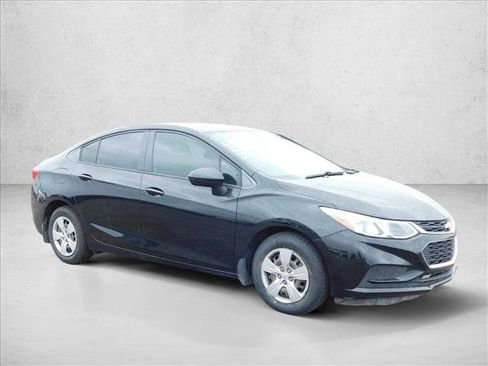 Used 2017 Chevrolet Cruze LS image 3