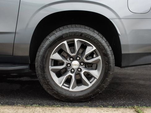 Used 2021 Chevrolet Suburban LT image 37