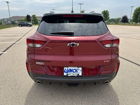 Used 2023 Chevrolet TrailBlazer RS w/ Sun and Liftgate Package FWD image 4