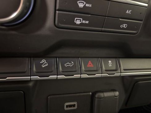 Used 2019 Chevrolet Silverado 1500 Custom Trail Boss w/ Custom Convenience Package AWD/4WD image 25