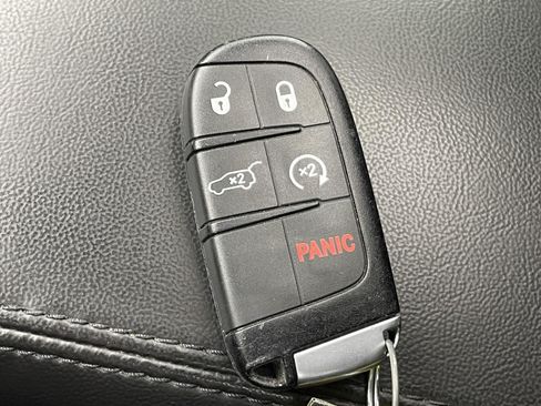 Used 2019 Jeep Grand Cherokee Altitude AWD/4WD image 31