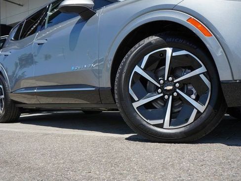 New 2025 Chevrolet Equinox EV LT FWD image 10
