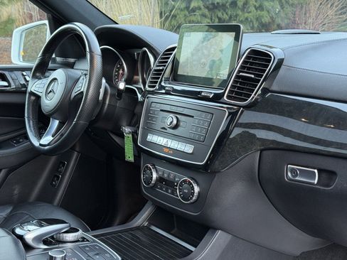 Used 2017 Mercedes-Benz GLS 450 4MATIC image 16