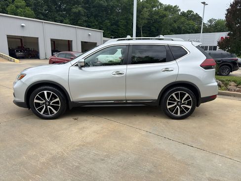 Used 2020 Nissan Rogue SL w/ Premium Package FWD image 6