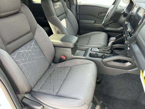 New 2026 Nissan Frontier SV w/ SV Convenience Package image 10