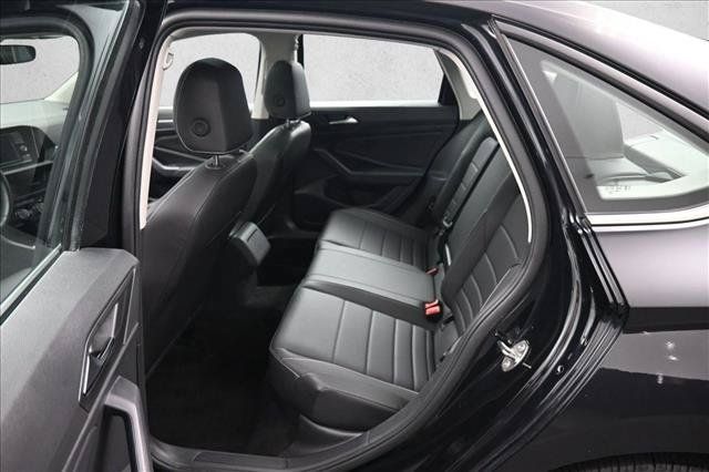Used 2024 Volkswagen Jetta SE FWD image 20