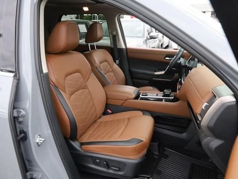 Certified 2025 Nissan Pathfinder Platinum AWD/4WD image 29