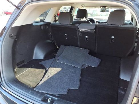 Used 2017 Kia Sorento FWD image 21