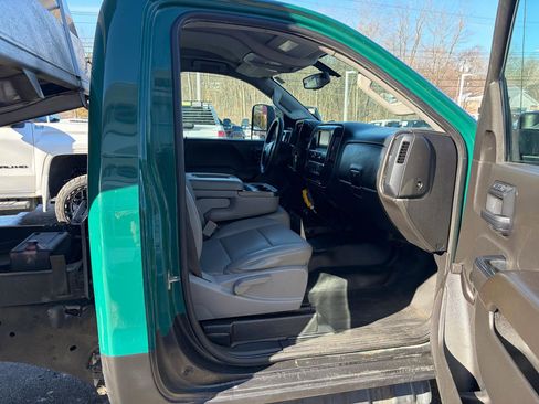 Used 2018 Chevrolet Silverado 3500 W/T w/ Snow Plow Prep Package image 34