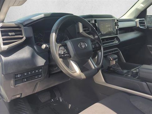 Used 2022 Toyota Tundra SR5 w/ SR5 Convenience Package AWD/4WD image 9