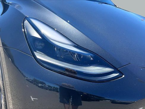 Used 2025 Tesla Model Y Long Range AWD/4WD image 27
