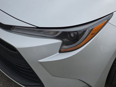 Used 2024 Toyota Corolla LE image 32