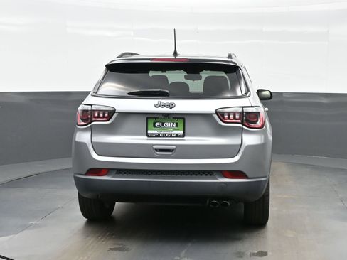 Used 2022 Jeep Compass Altitude FWD image 5