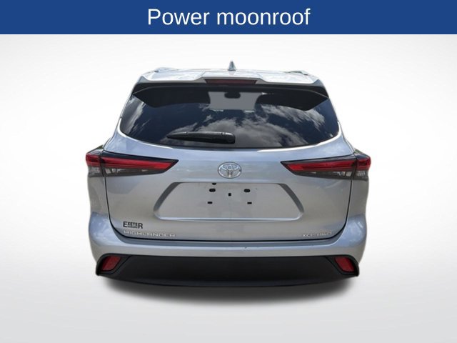 Used 2021 Toyota Highlander XLE AWD/4WD image 5