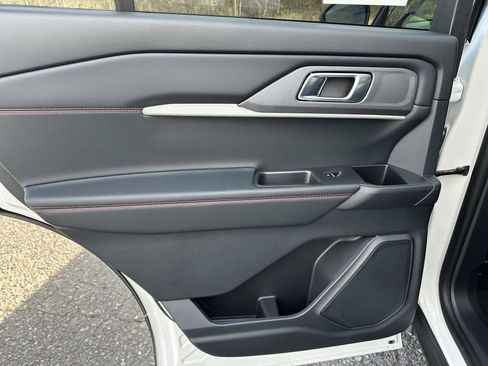 New 2026 Ford Explorer ST-Line w/ ST-Line Street Pack image 37