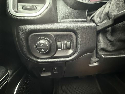 Used 2021 RAM 1500 Laramie w/ Sport Appearance Package image 24