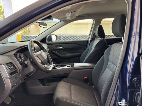Used 2025 Nissan Rogue SV AWD/4WD image 28