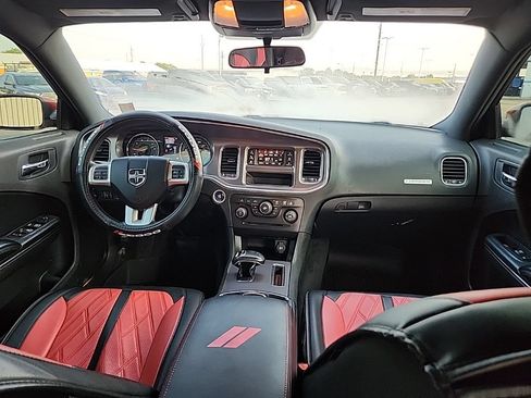 Used 2012 Dodge Charger SE RWD image 28