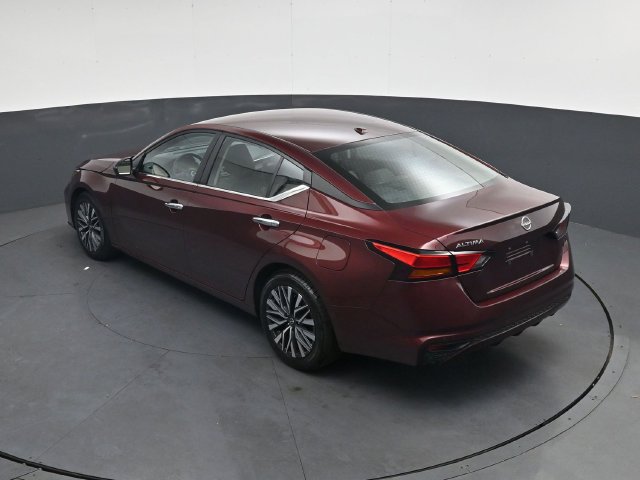 Used 2025 Nissan Altima 2.5 SV FWD image 26