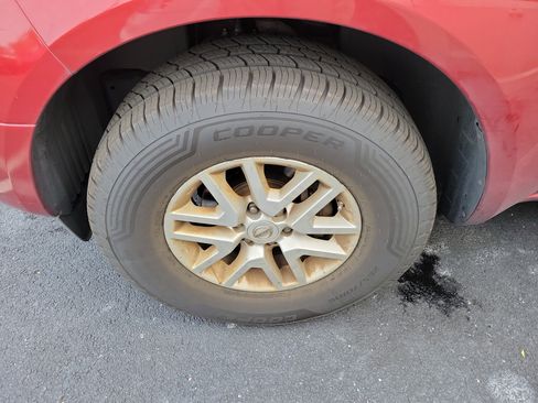 Used 2015 Nissan Frontier SV image 6