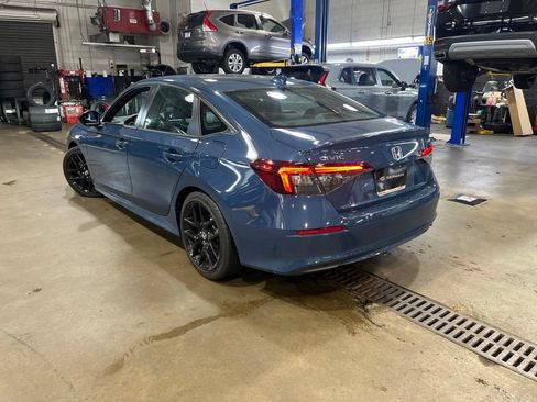 Certified 2025 Honda Civic Sport image 5