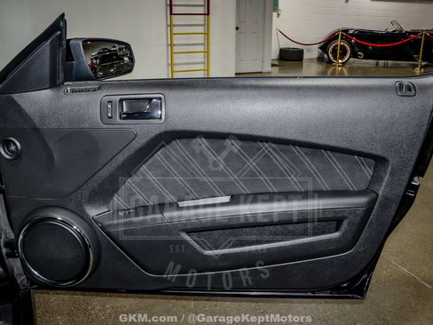 Used 2013 Ford Mustang GT Premium RWD image 70