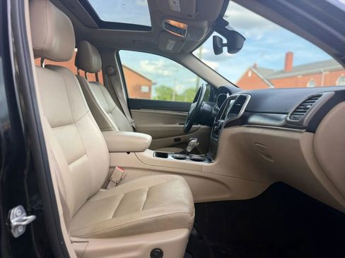 Used 2018 Jeep Grand Cherokee Limited w/ Trailer Tow Group IV RWD image 12