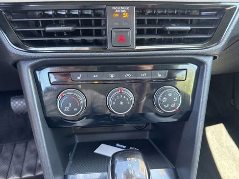 Used 2025 Volkswagen Taos S AWD/4WD image 19