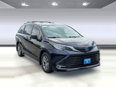 Used 2022 Toyota Sienna XLE FWD image 7