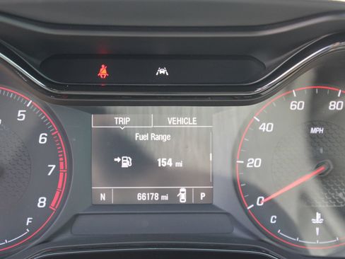 Used 2024 Chevrolet Trax RS FWD image 13