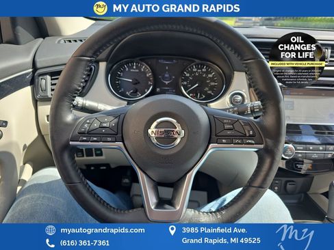 Used 2017 Nissan Rogue Sport SL w/ SL Premium Package AWD/4WD image 14