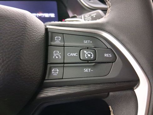 Used 2024 Jeep Grand Cherokee L Altitude image 14