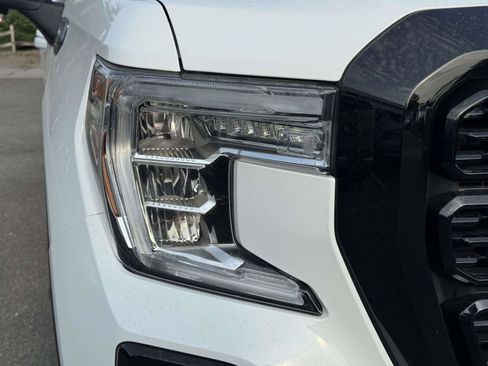 Used 2020 GMC Sierra 1500 AT4 w/ AT4 Premium Package AWD/4WD image 6