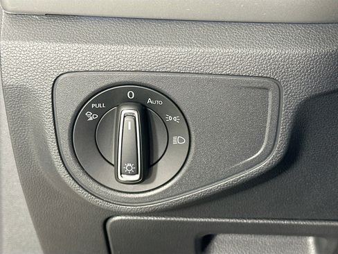 Used 2022 Volkswagen Atlas SEL R-Line image 10