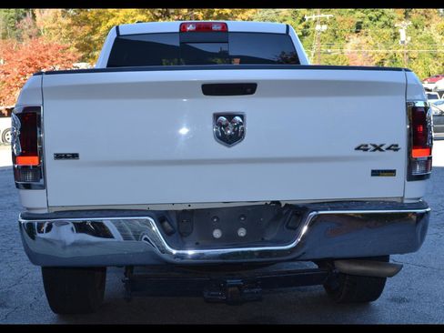 Used 2017 RAM 1500 Classic SLT image 5